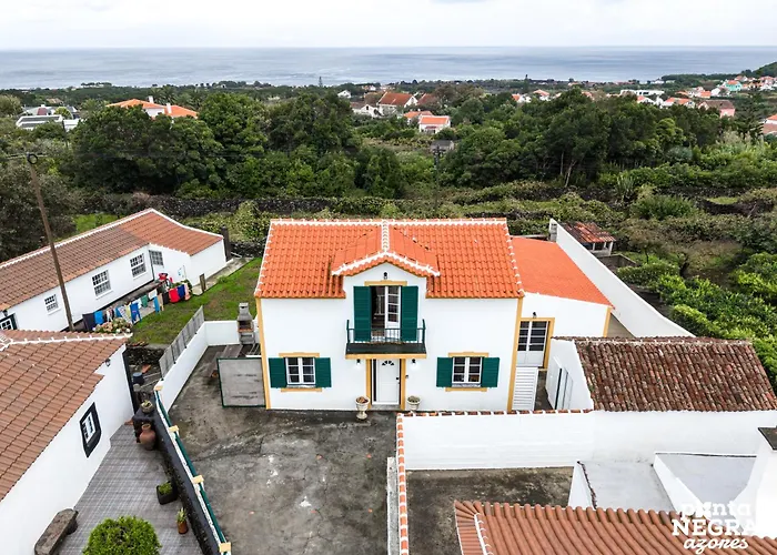 The Biscuit House By Pontanegraazores